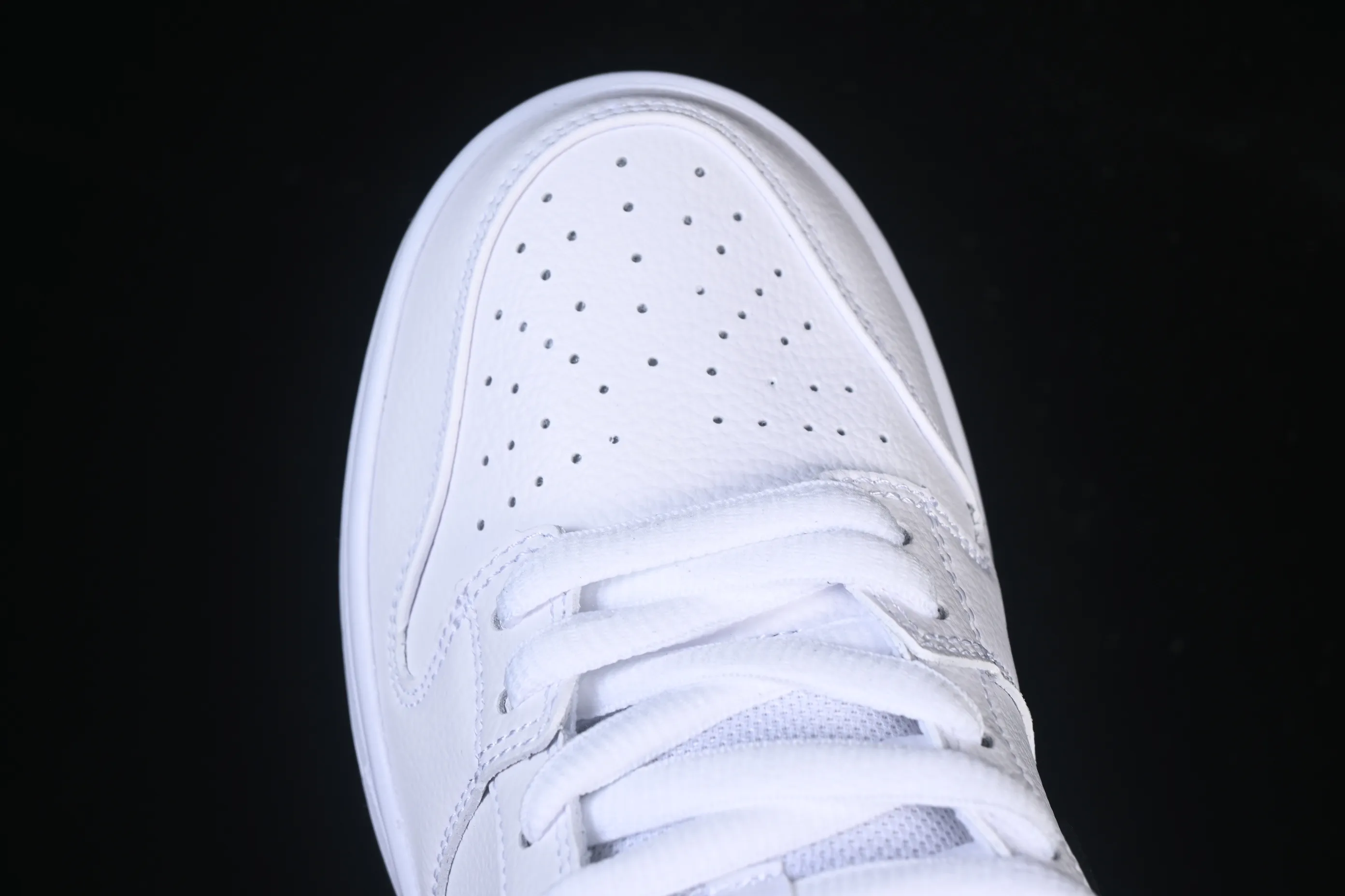 All Categories Nk SB Dunk Series Nk SB Dunk Low Low-top sneakers Nike SB Dunk Low Classic white and black Low-top casual sneakers HF3704-100